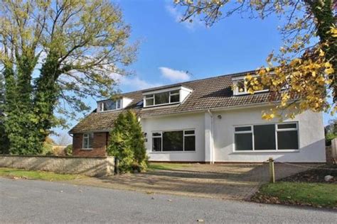 Property and house prices in White Stake, Lancashire .